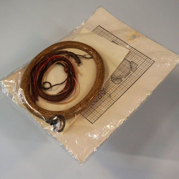 Bear Hugs Are In Dale Burdett Country Cross Stitch Kit With Frame 1988 NOS - Picture 5 of 5